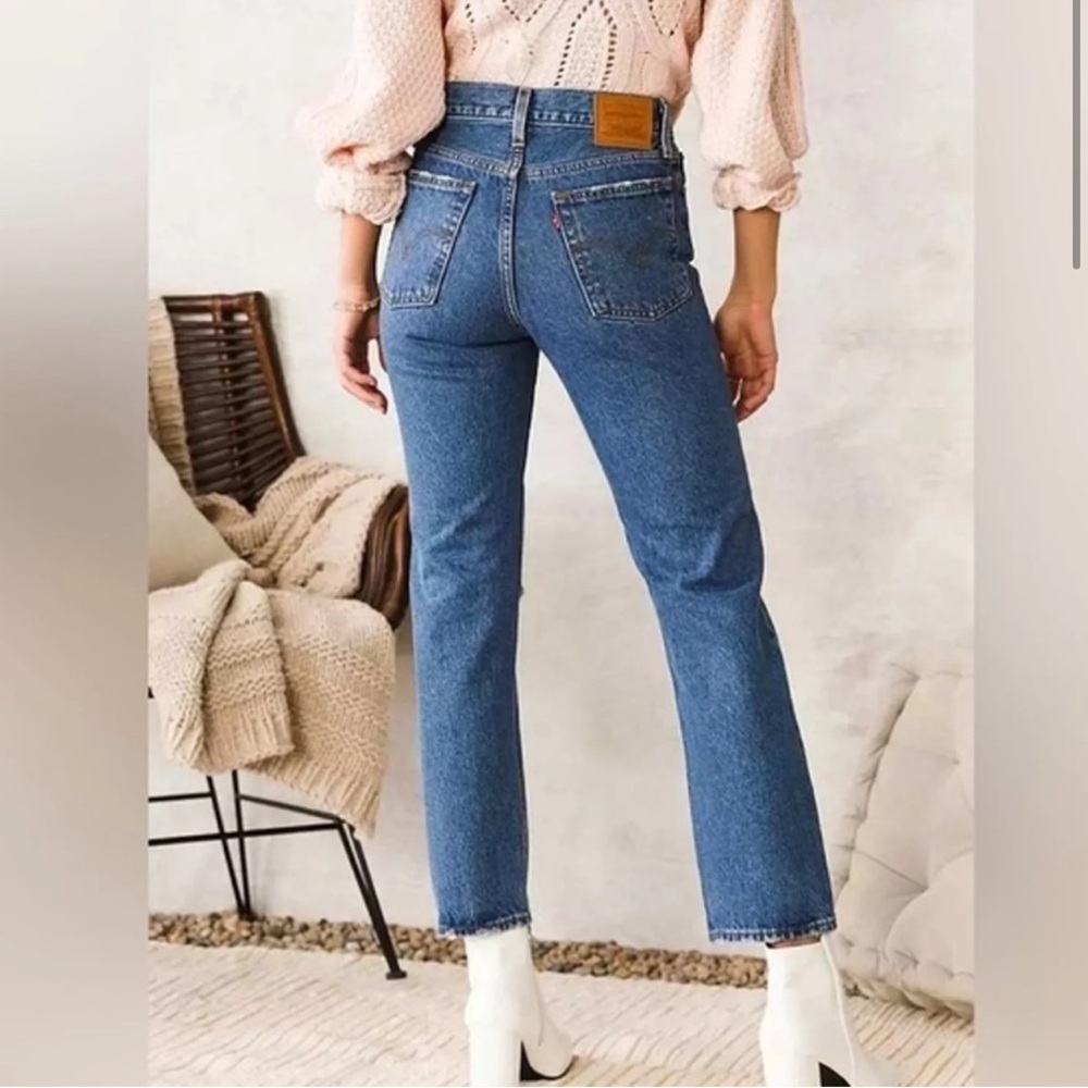 NWT Levi’s Premium Wedgie Straight Distressed Jeans - Picture 2 of 8